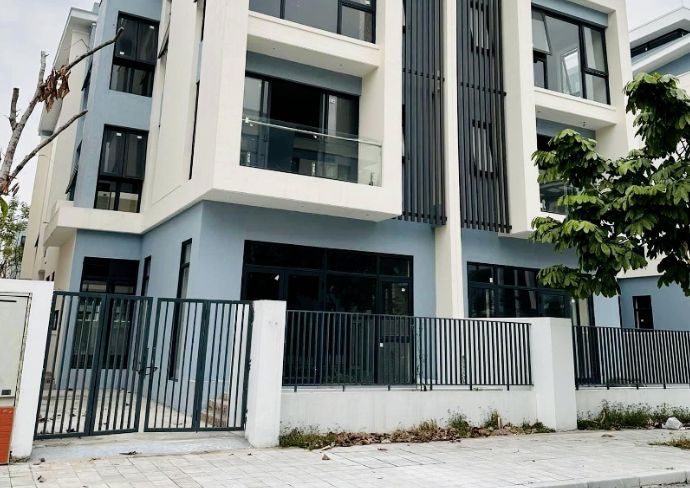Cho thuê gấp biệt thự song lập hướng chính Bắc KĐT Dương Nội Hà Đông, DT 269m2